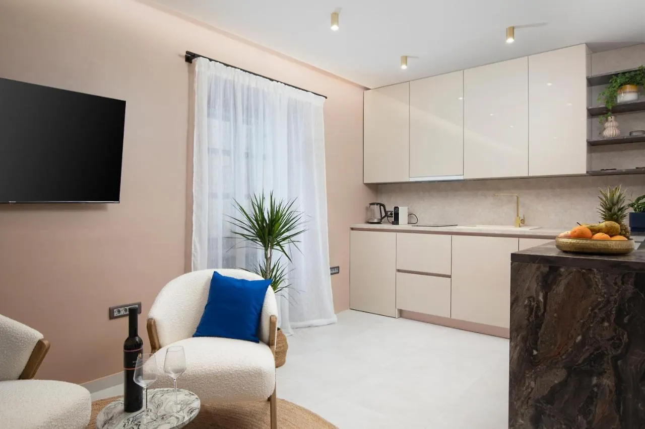 Twins Amphitheatre Apartments Pula 0*,