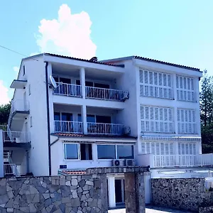 https://villa-helena-dramalj.primorje-gorskikotar.com
